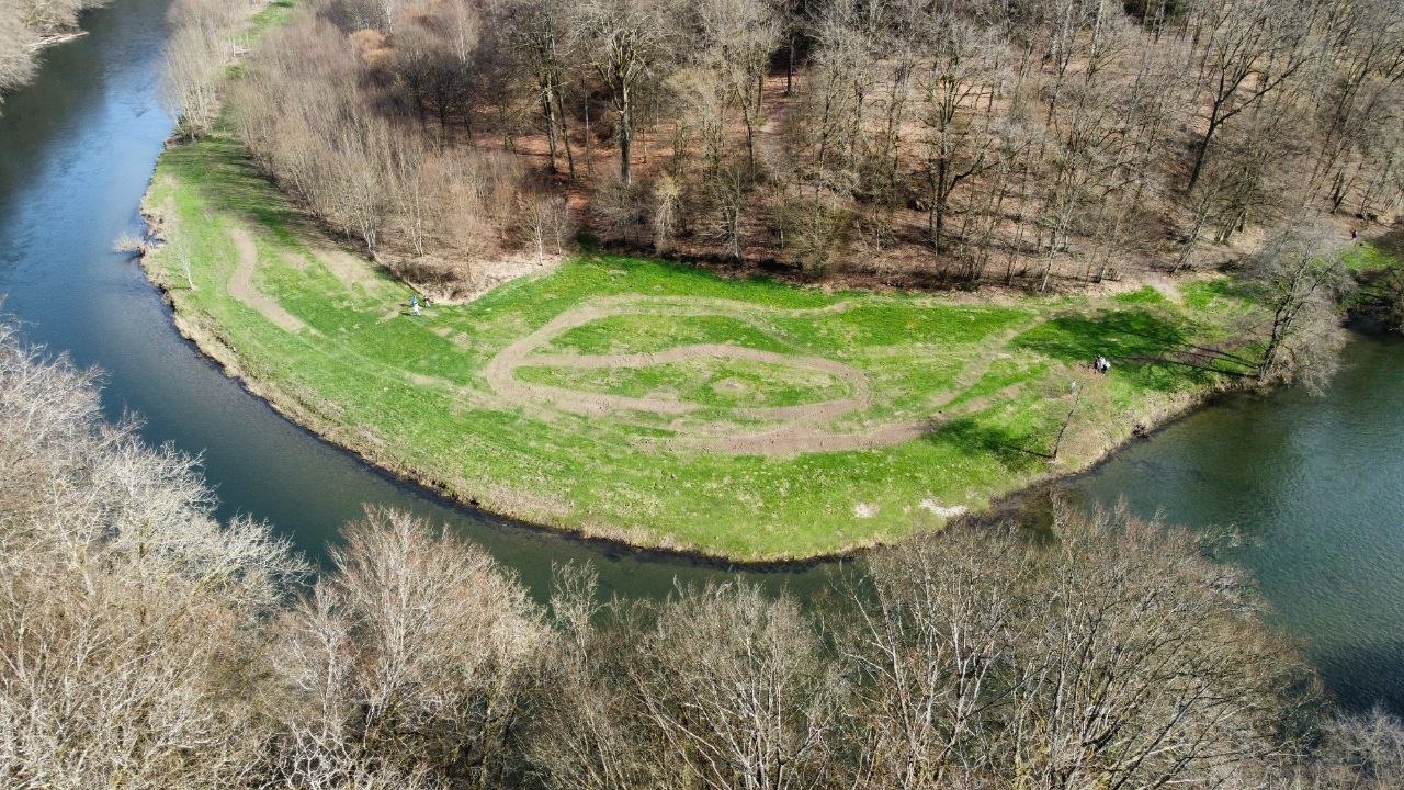 Volledig afgelegen in een dal, met leuke rivier om af te koelen